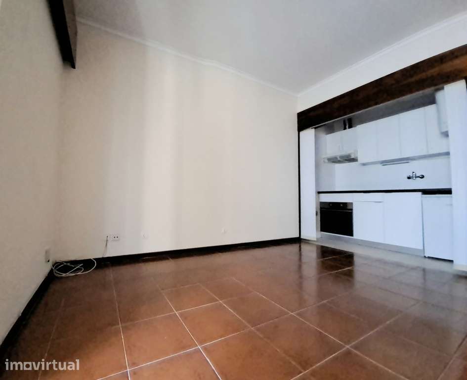 T1 com Kichenette equipada nas Avenidas Novas - Grande imagem: 4/11