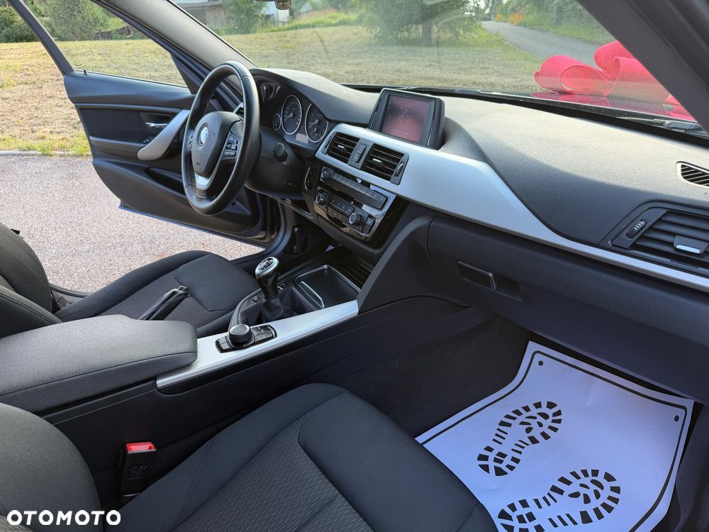BMW Seria 3 318d Advantage - 24