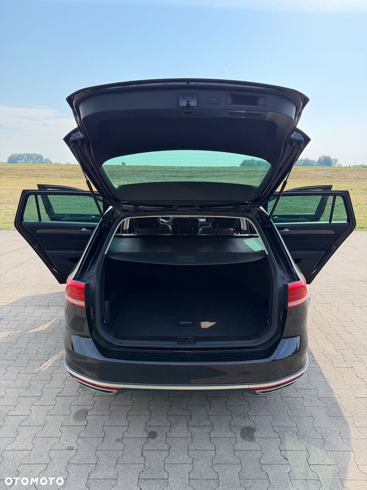 Volkswagen Passat Alltrack - 16