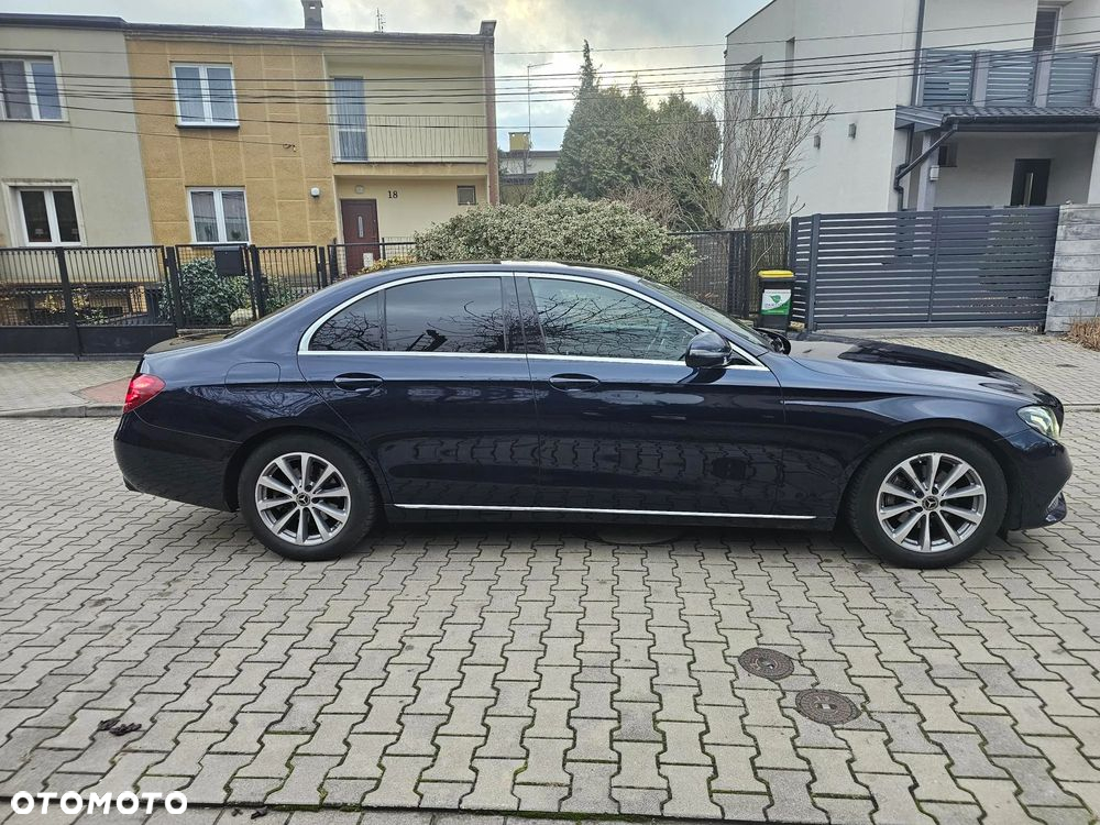 Mercedes-Benz Klasa E 220 d 9G-TRONIC - 4
