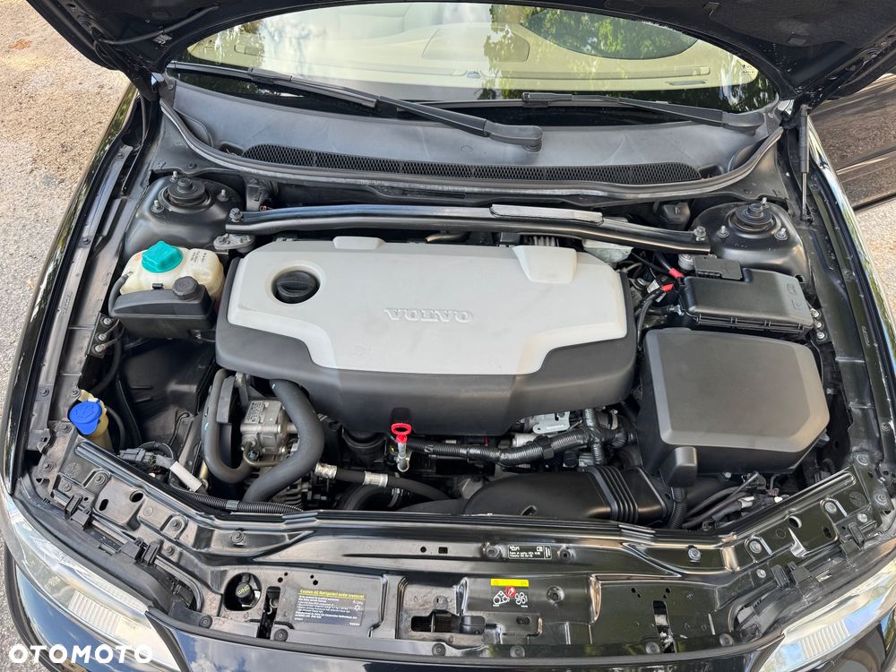 Volvo S60 2.4D Momentum - 35
