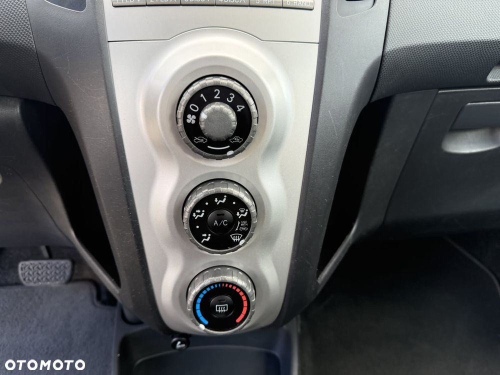 Toyota Yaris 1.3 VVT-i Multi Mode Sol - 29