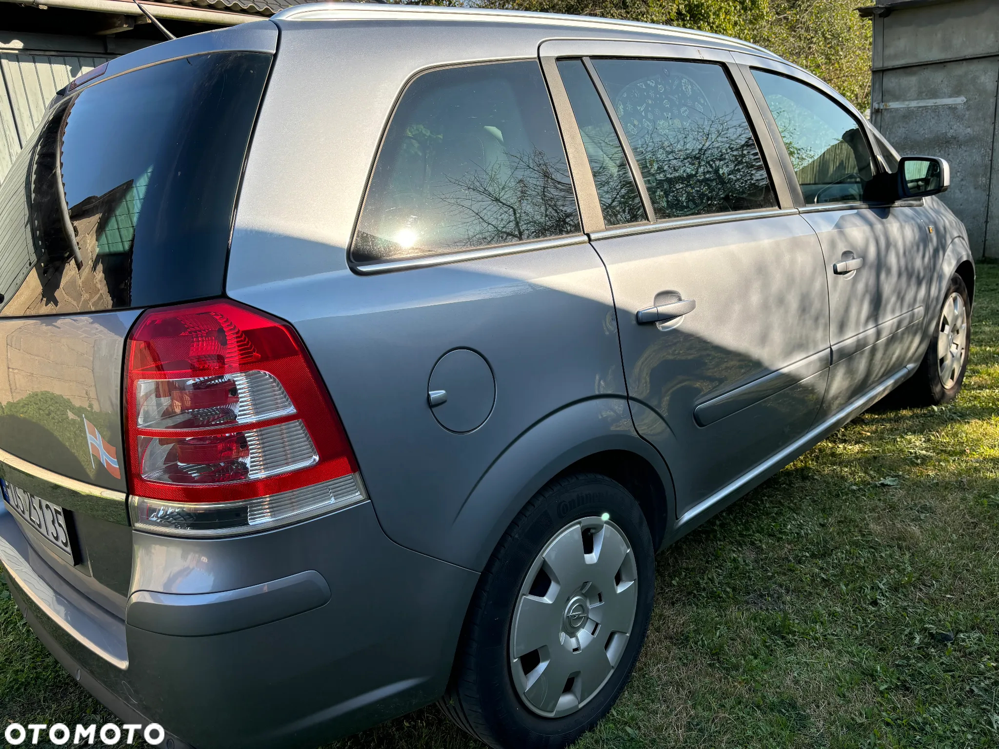 Opel Zafira 1.8 Cosmo - 3