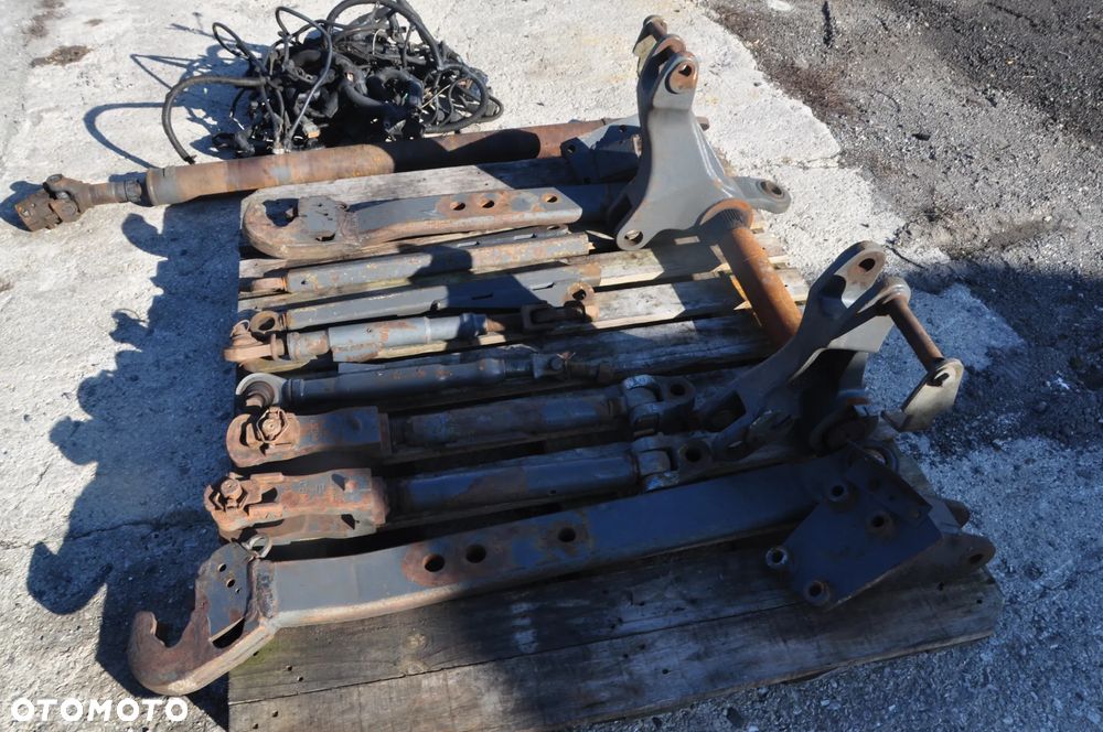 Podnosnik ramie wieszak odciag Massey Ferguson 7480 - 3