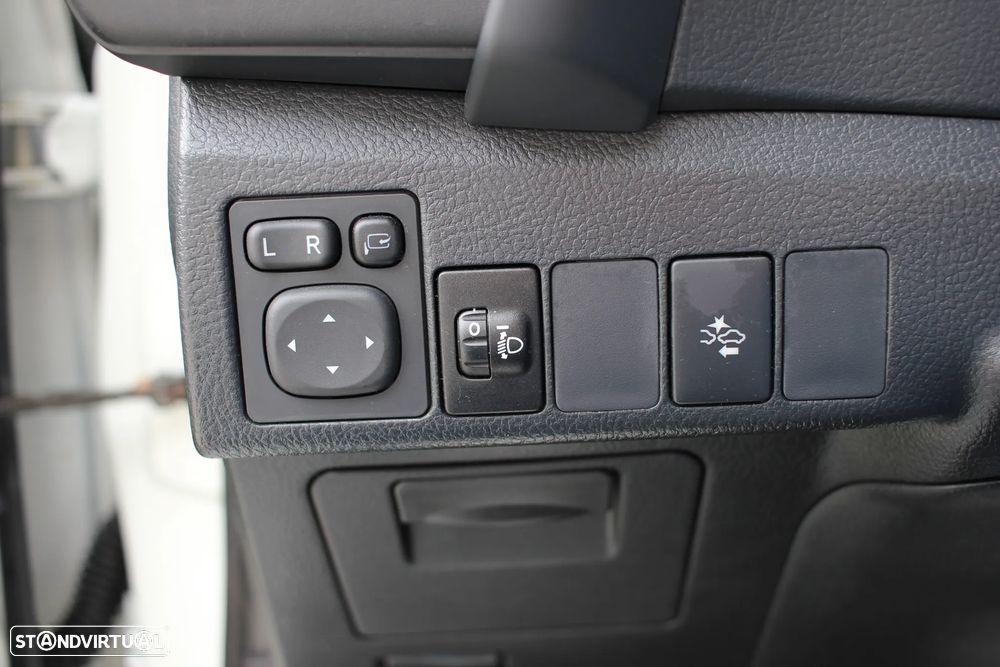 Toyota Auris Touring Sports 1.8 HSD Comfort +P.Techno+P.Sport - 21