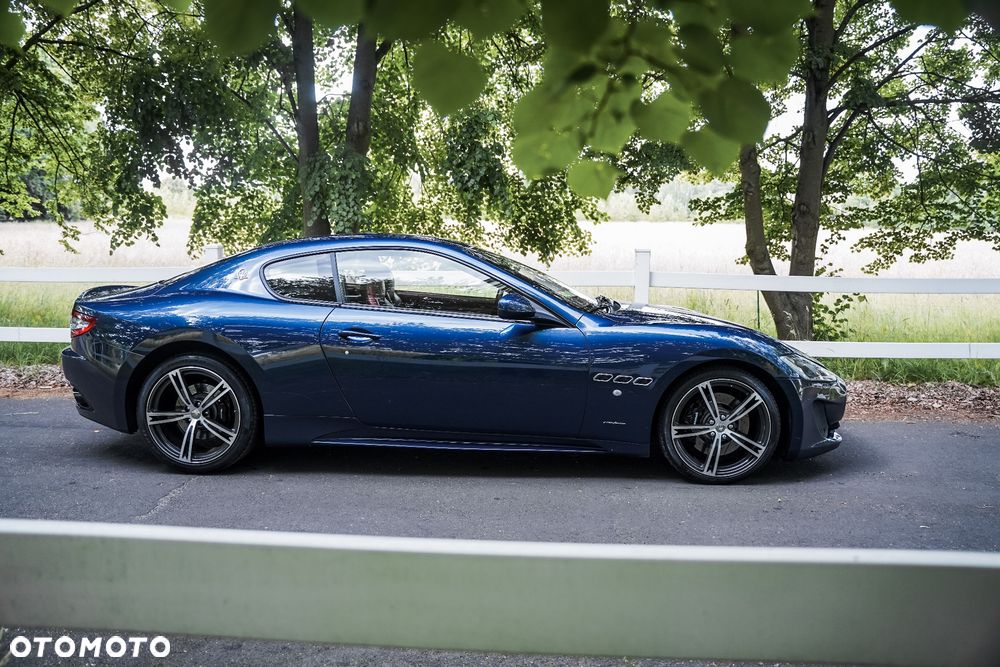 Maserati GranTurismo S - 35
