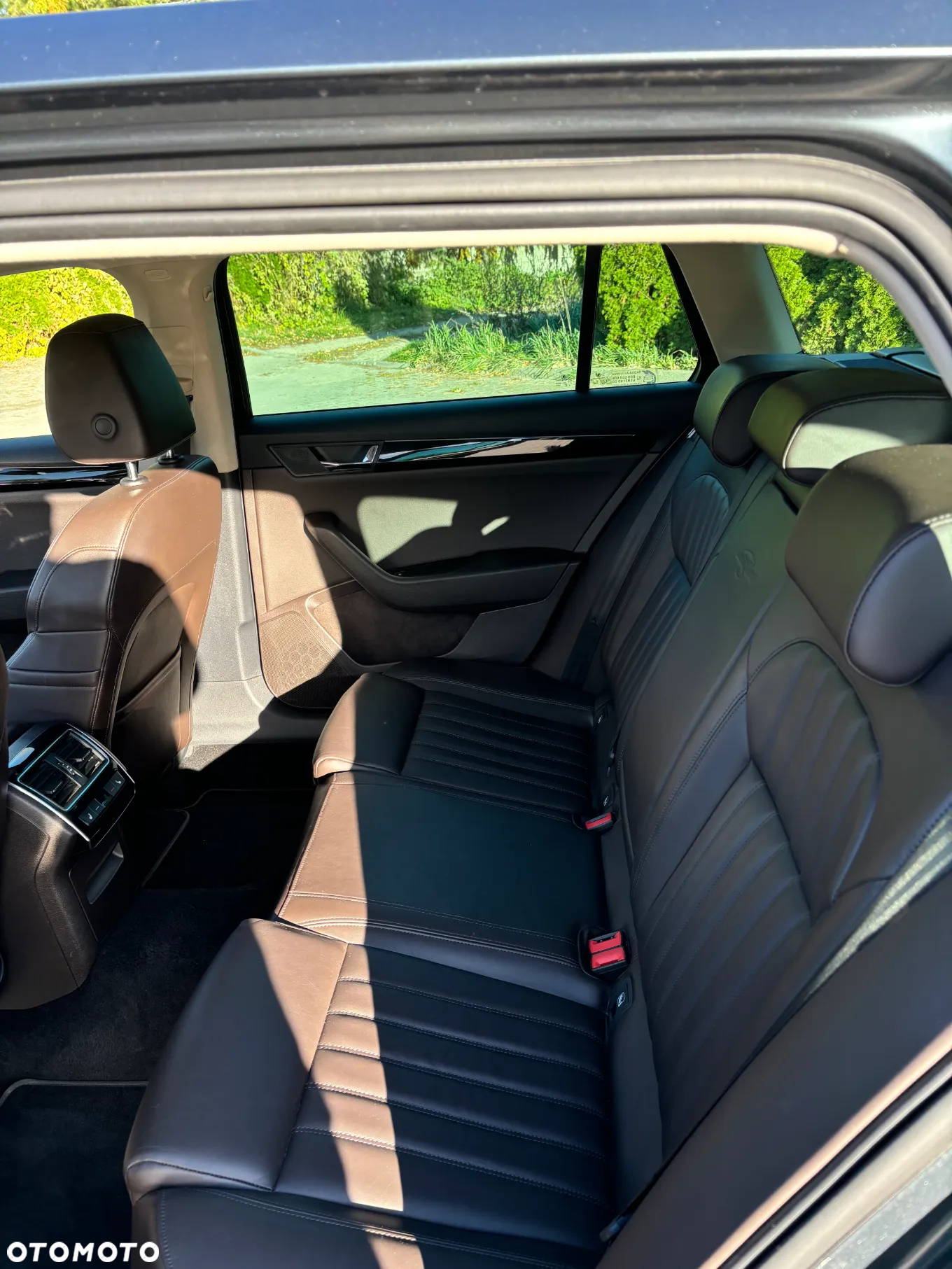 Skoda Superb 2.0 TDI 4x4 L&K DSG - 8