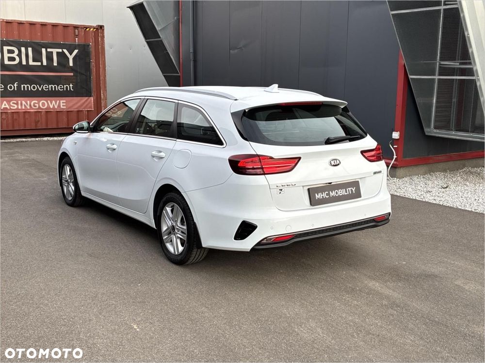 Kia Ceed 1.6 CRDi mHEV M DCT - 13