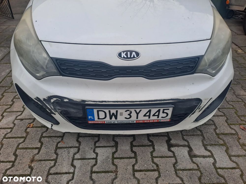 Kia Rio - 8