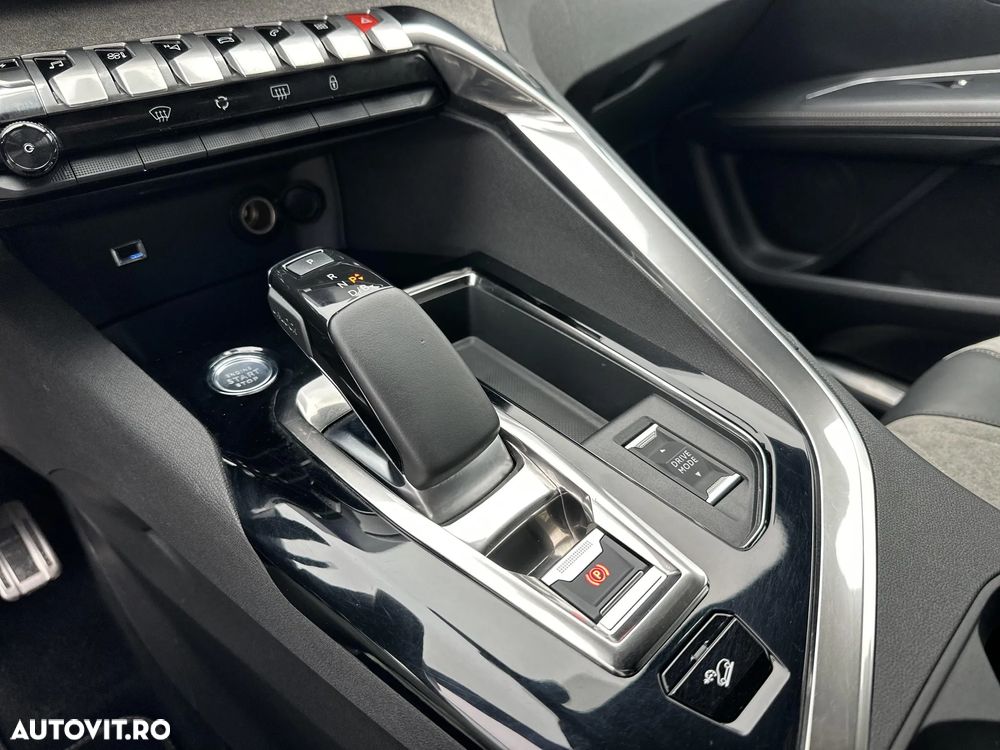 Peugeot 3008 PHEV EAT8 4X4 GT Pack - 19