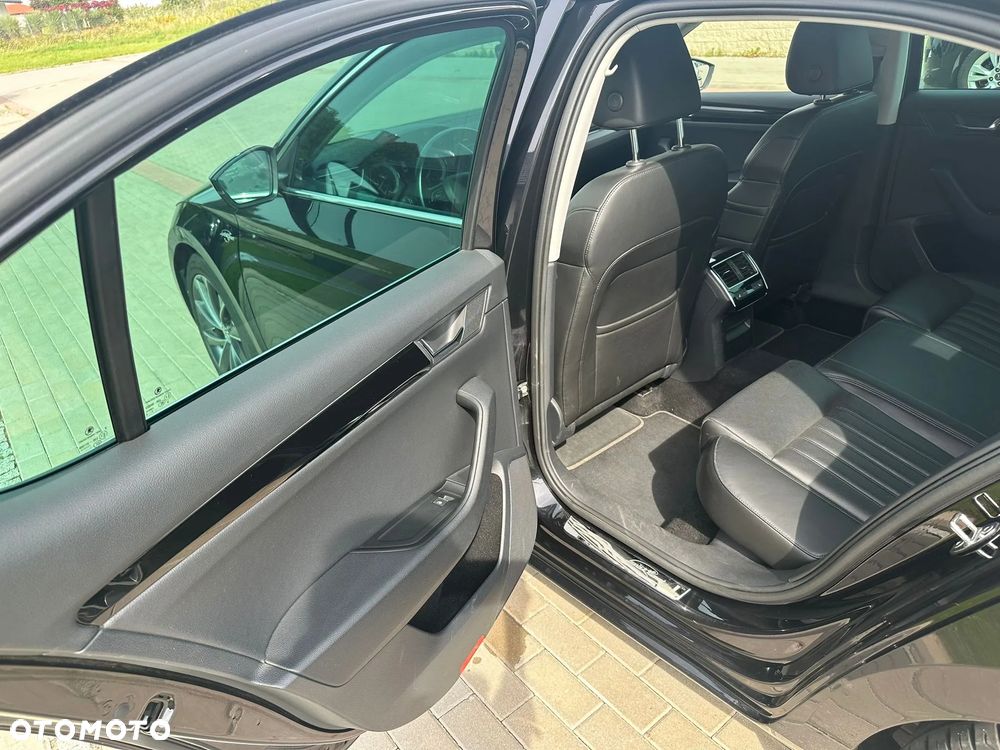 Skoda Superb 2.0 TDI 4x4 L&K DSG - 19