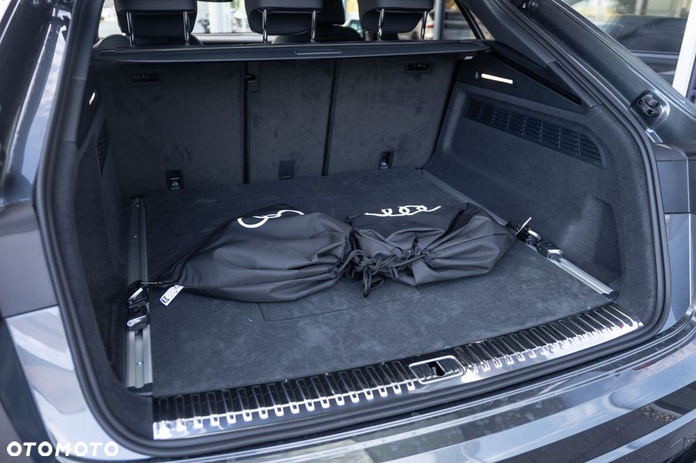 Audi Q8 - 9