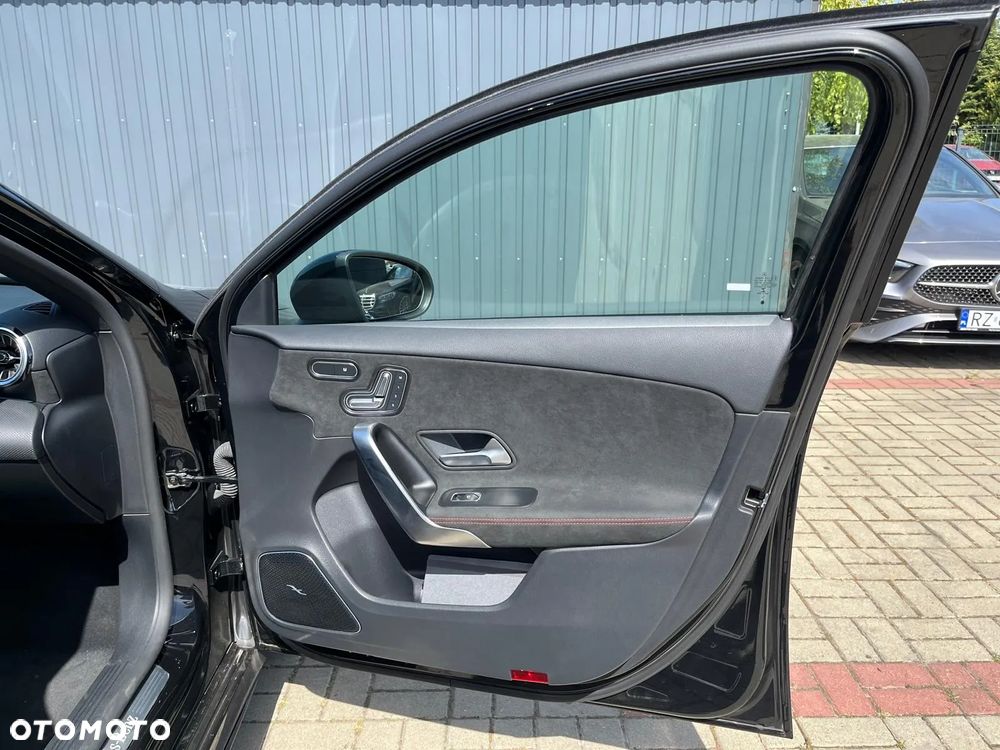 Mercedes-Benz Klasa A 250 e PHEV AMG Line 8G-DCT - 21