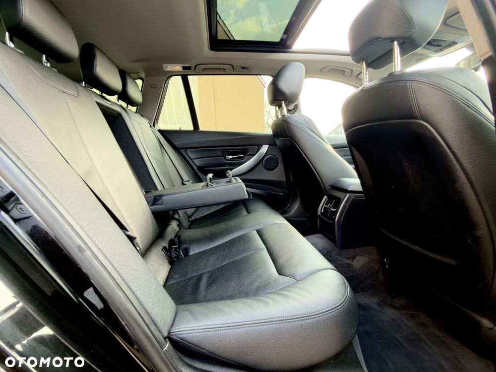 BMW Seria 3 325d - 19