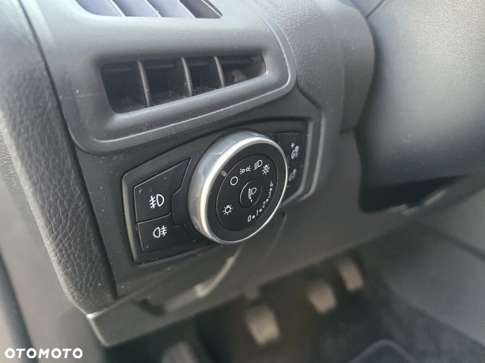 Ford Focus ver-1-0-ecoboost-trend-edition - 29