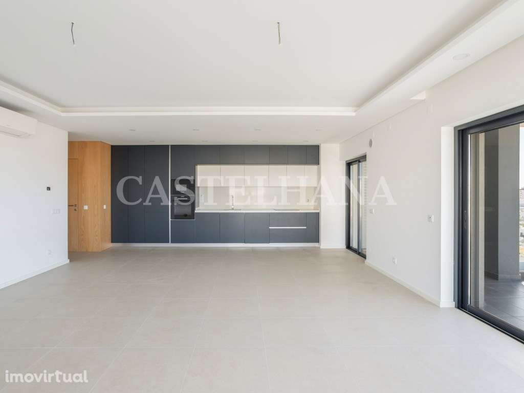 Apartamento T2 duplex, com varanda, em Faro - Grande imagem: 5/97