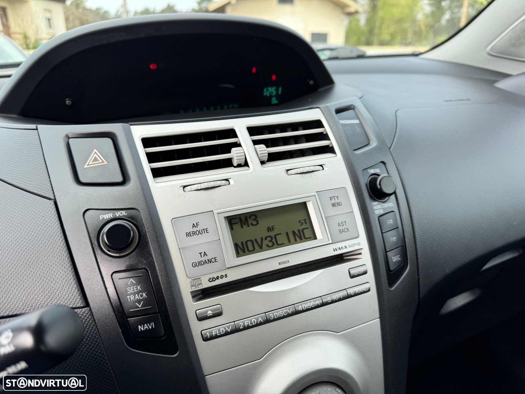 Toyota Yaris 1.4 D-4D AC+VSC - 12