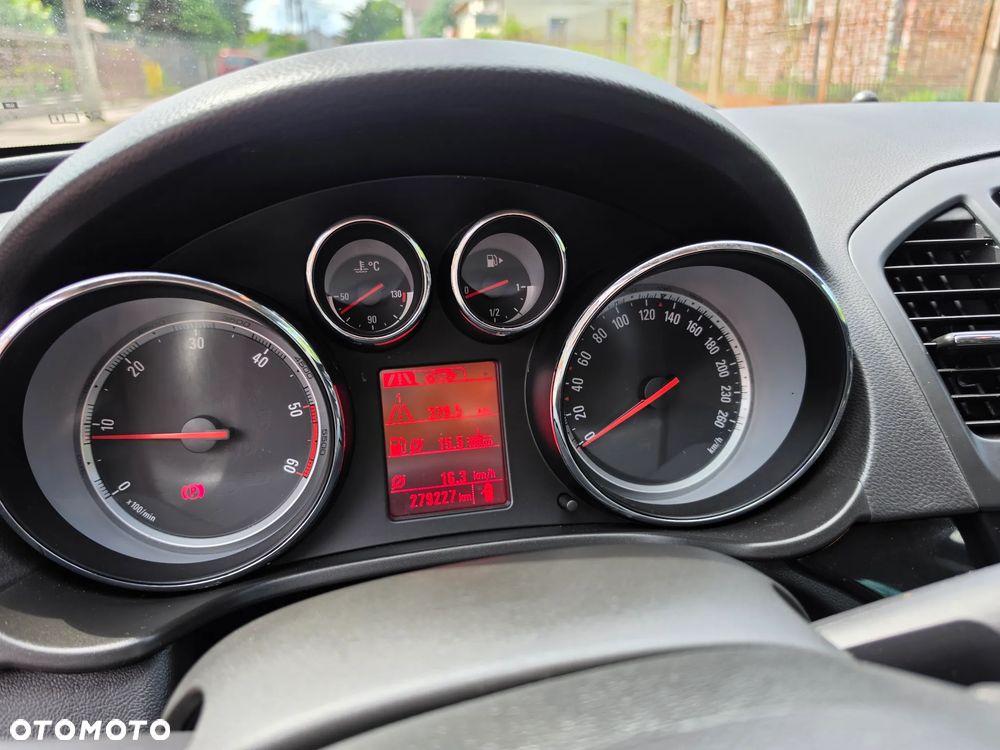Opel Insignia - 31