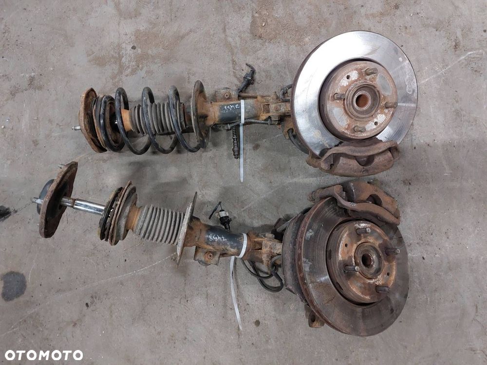 AMORTYZATOR ZWROTNICA LEWY PRAWY PRZÓD HAMULCE VOLVO S40 V40 I LIFT 1.9 DI - 1