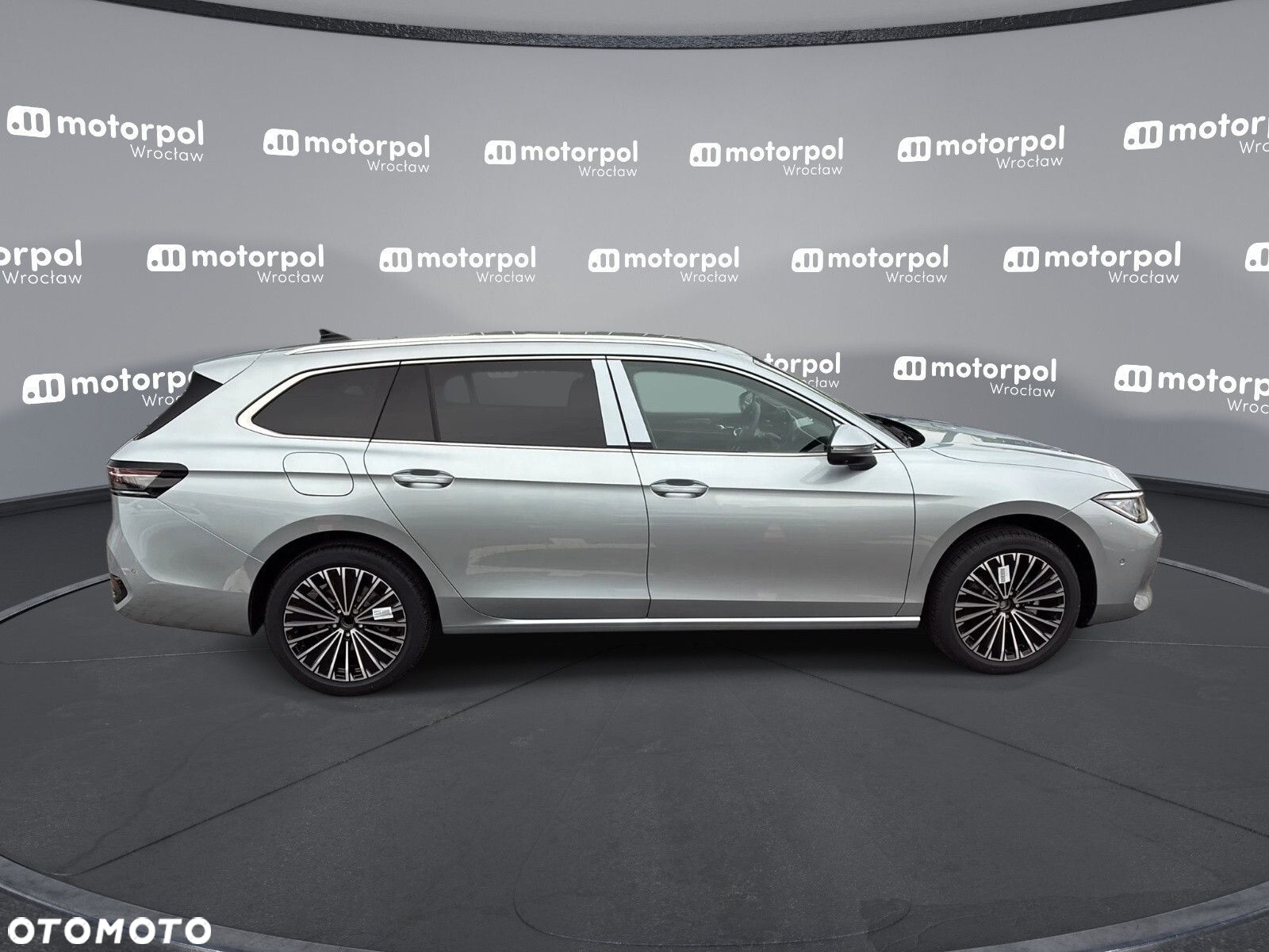 Volkswagen Passat - 11