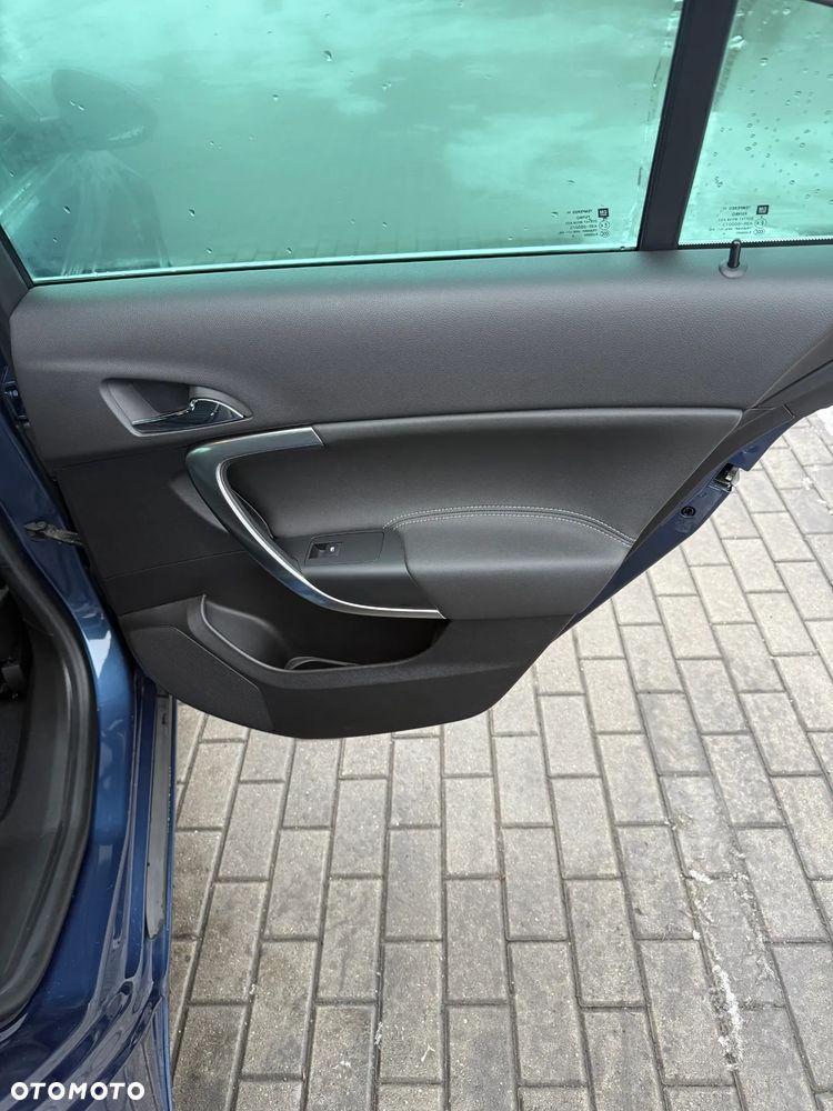 Opel Insignia - 15