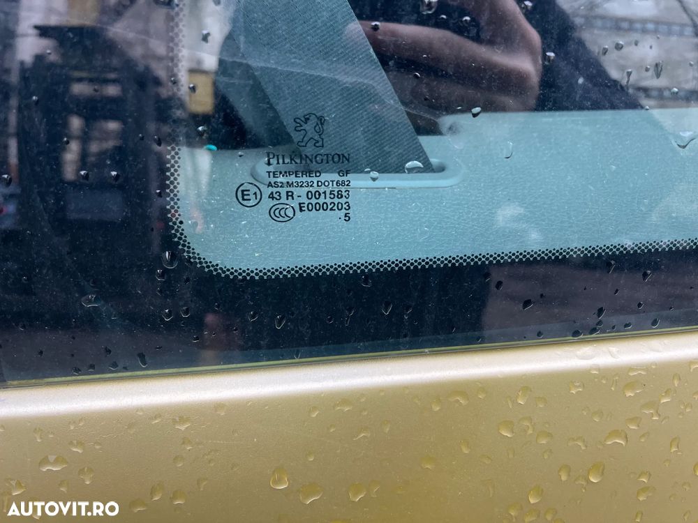 Dezmembrez Peugeot 206 break bej auriu 2006 1,4 HDI - 7