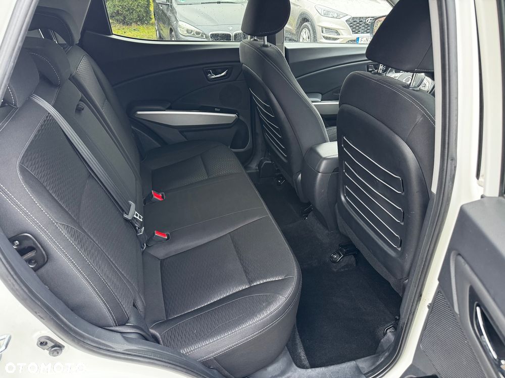 SsangYong/KGM Tivoli e-XGi 160 2WD Black+White - 32