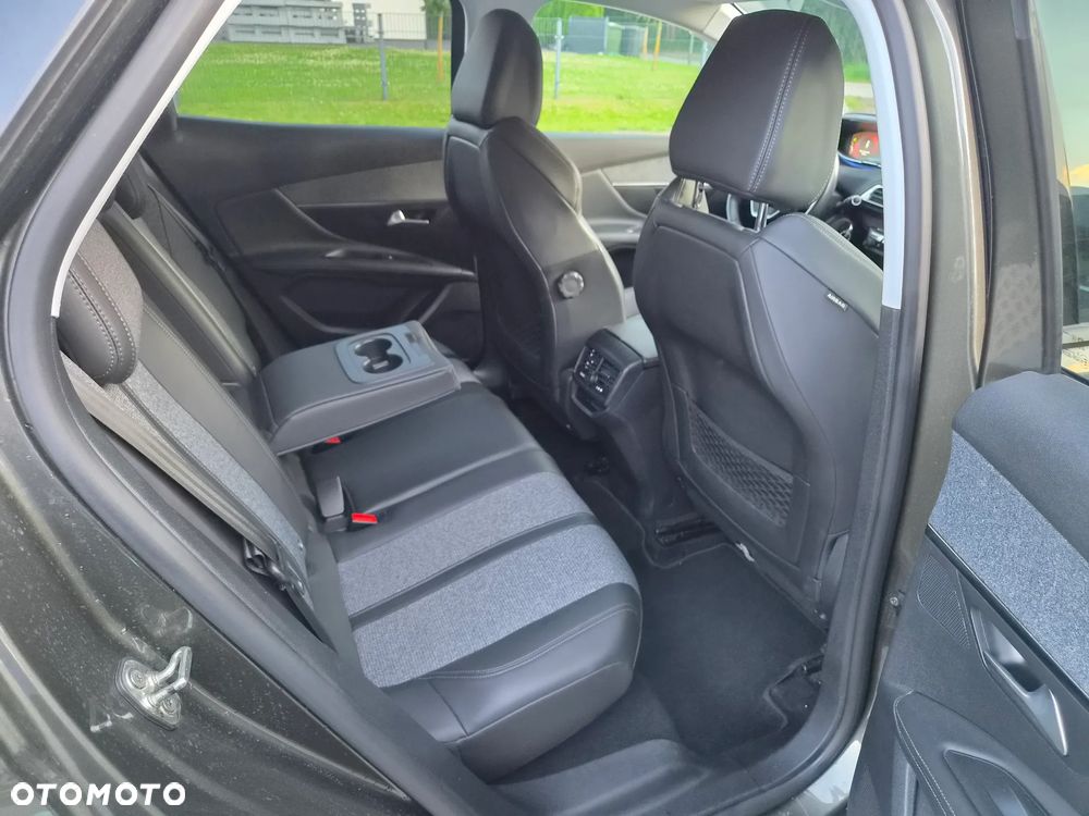 Peugeot 3008 PureTech 130 Stop & Start GPF Allure Business-Paket - 8