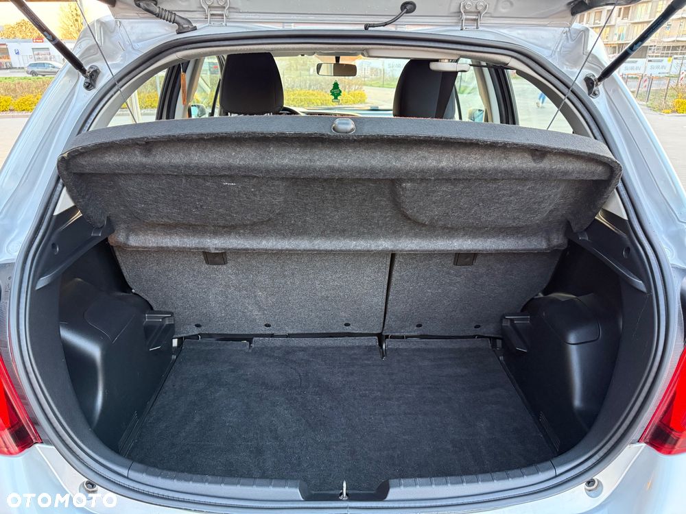 Toyota Yaris 1.33 Luna - 40