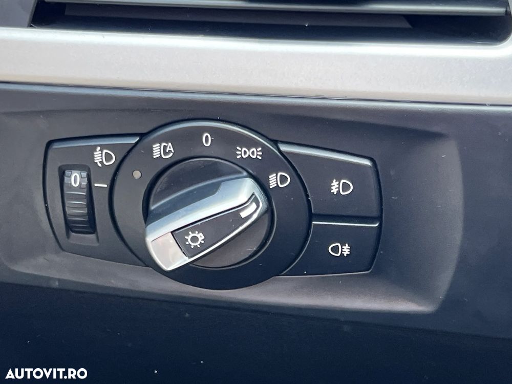 BMW Seria 3 320d Aut. - 12
