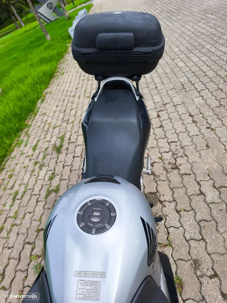 Honda CBR 600 F4 - 7