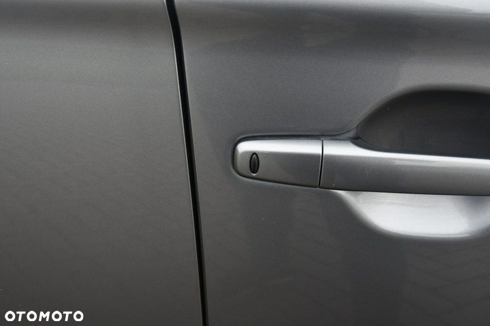 Mitsubishi Outlander - 38