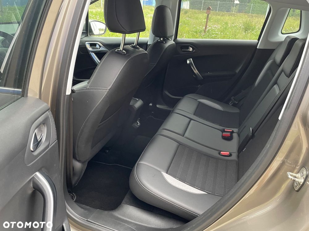 Peugeot 2008 1.2 Pure Tech Allure S&S - 14