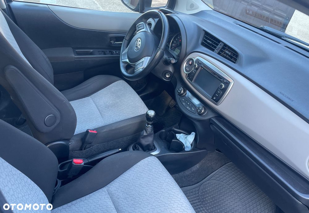 Toyota Yaris 1.33 Premium - 6