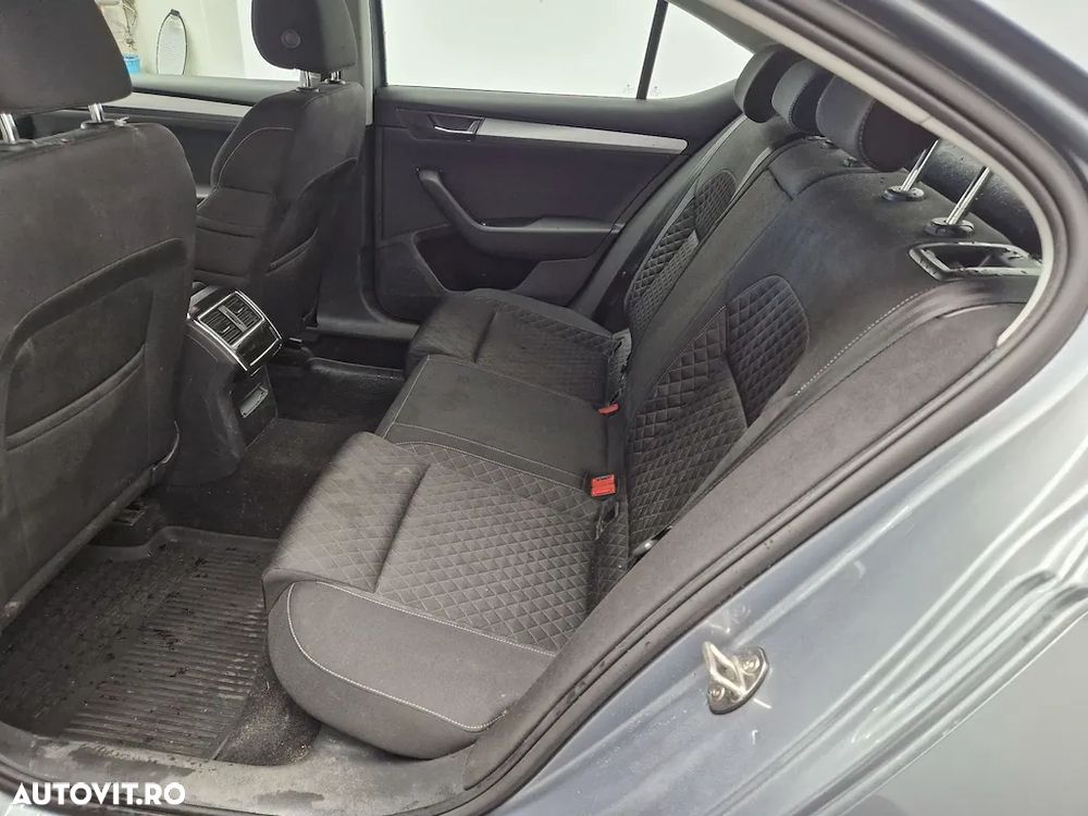 Skoda Superb 2.0 TDI DSG Active - 8