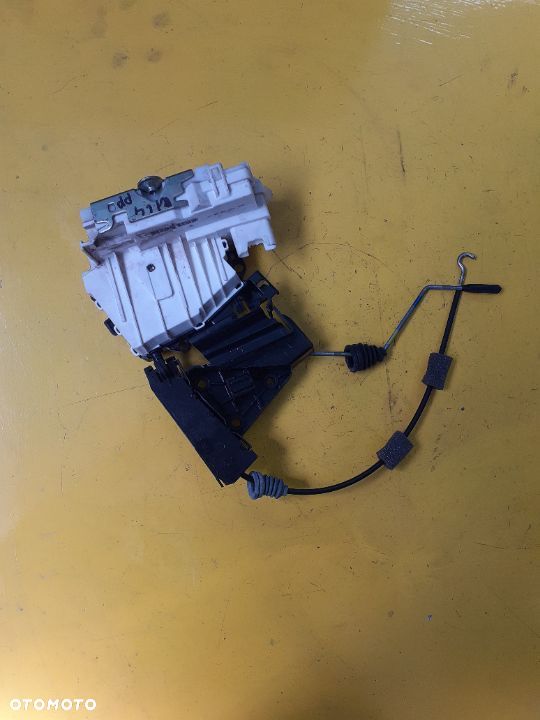 MERCEDES W169 W245 W164 ZAMEK DRZWI MERCEDES PRZÓD PRAWY 1697202835 200zł