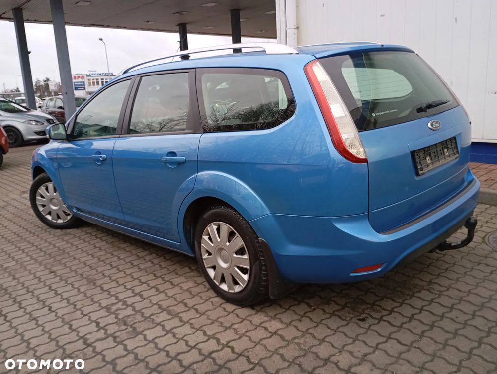 Ford Focus 1.6 16V Trend - 9