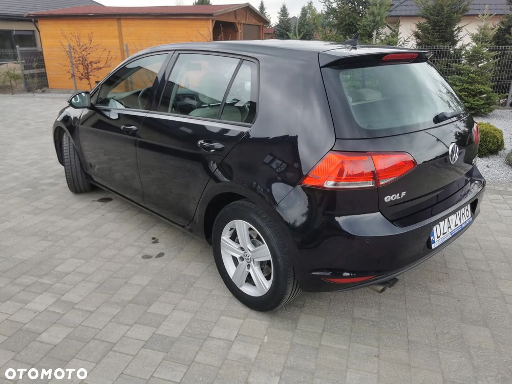 Volkswagen Golf - 10