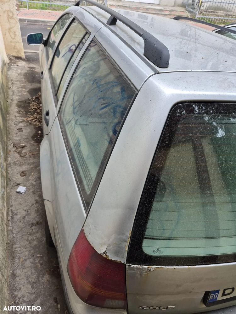 Volkswagen Golf - 4