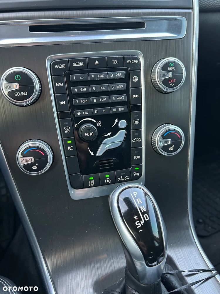 Volvo XC 60 D4 Geartronic Momentum - 9