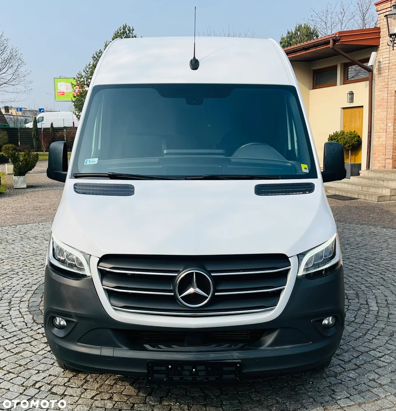 Mercedes-Benz SPRINTER 319 V6 L3H2 - 3