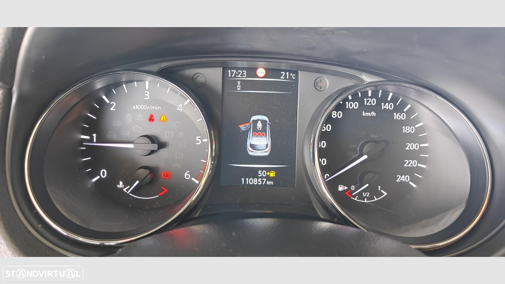 Nissan Qashqai 1.5 dCi N-Connecta 18 - 13