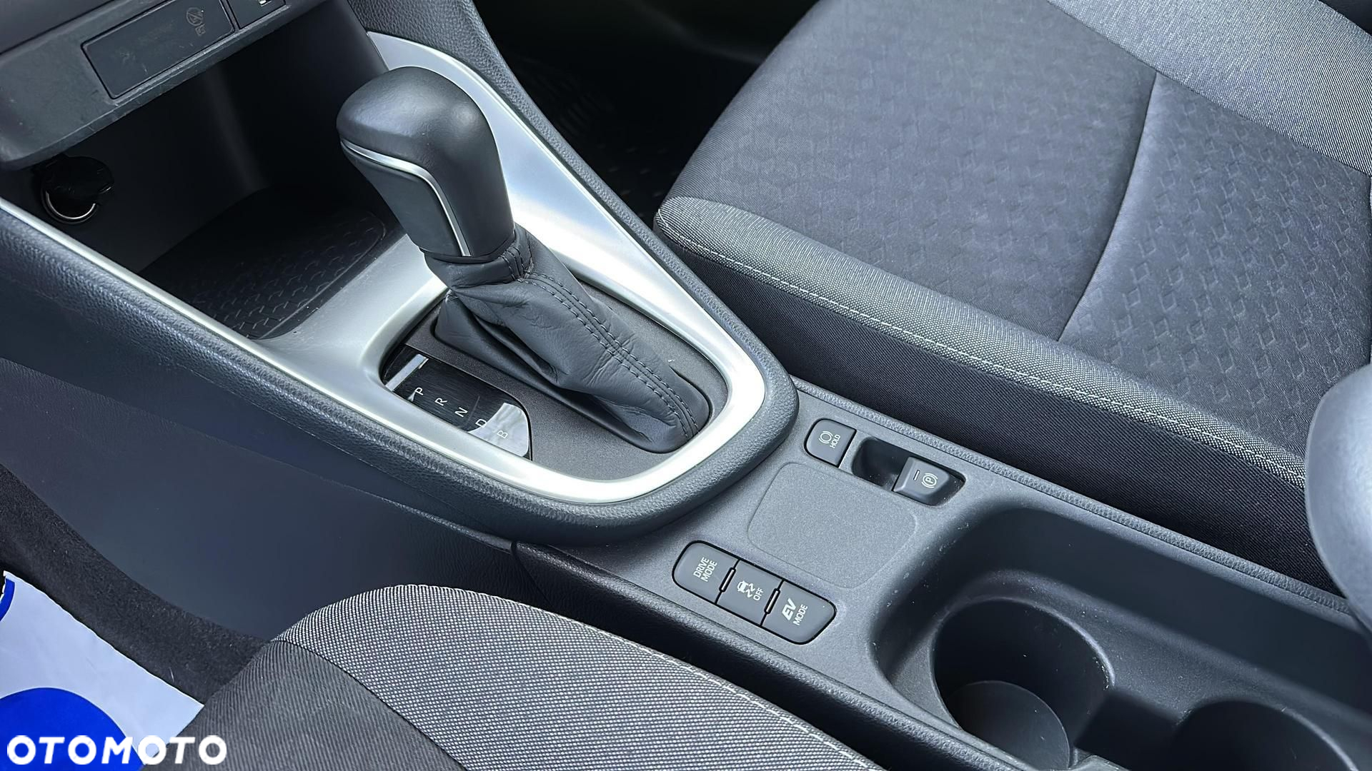 Toyota Yaris Hybrid 1.5 Comfort - 17