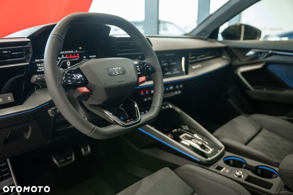 Audi RS3 Limousine - 10
