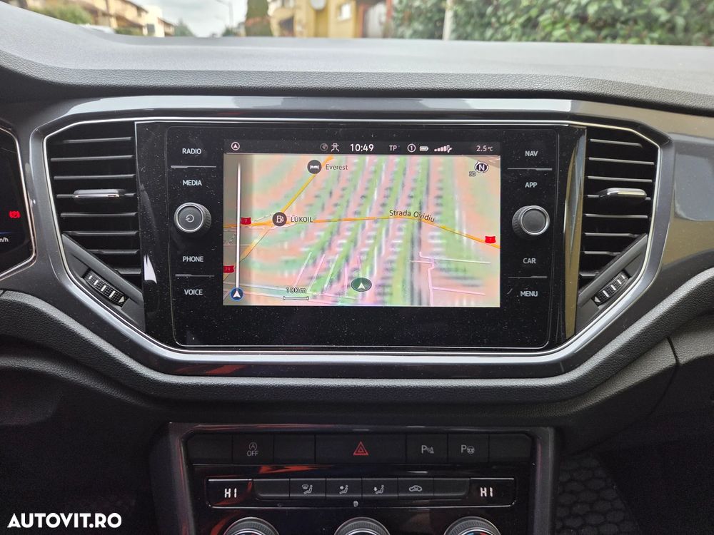 Volkswagen T-Roc - 9