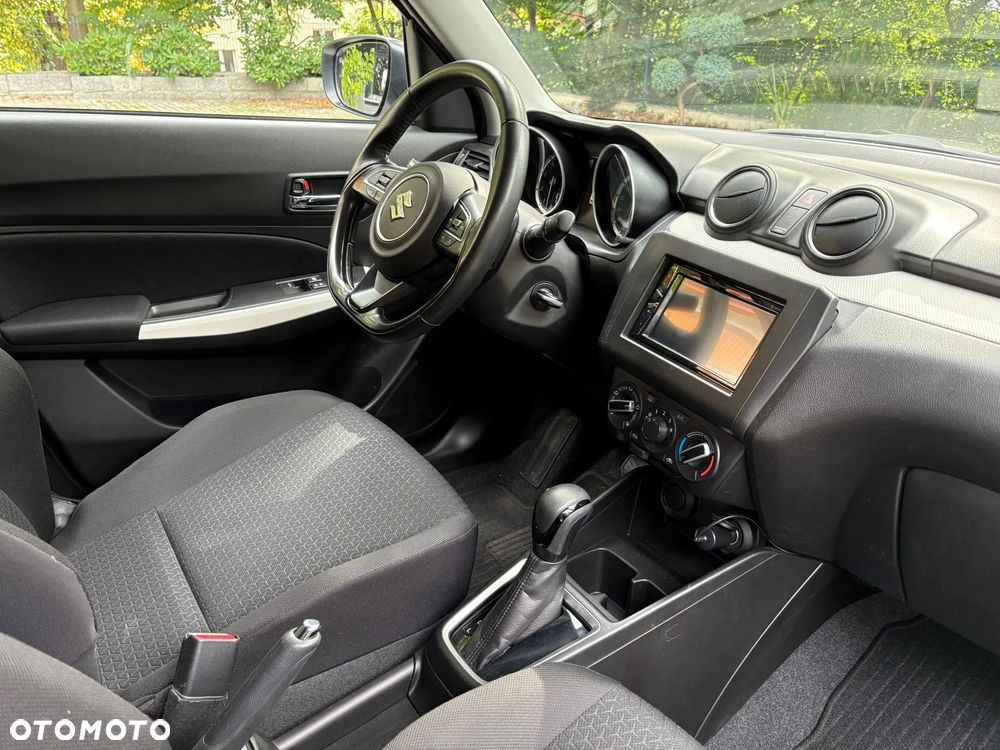 Suzuki Swift 1.2 Dualjet SHVS Premium Plus CVT - 9