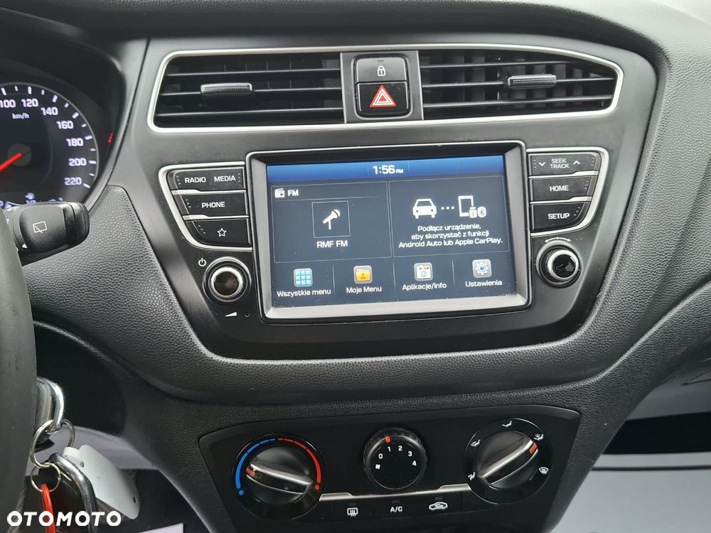 Hyundai i20 - 24