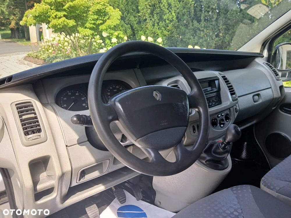 Renault TRAFIC - 12