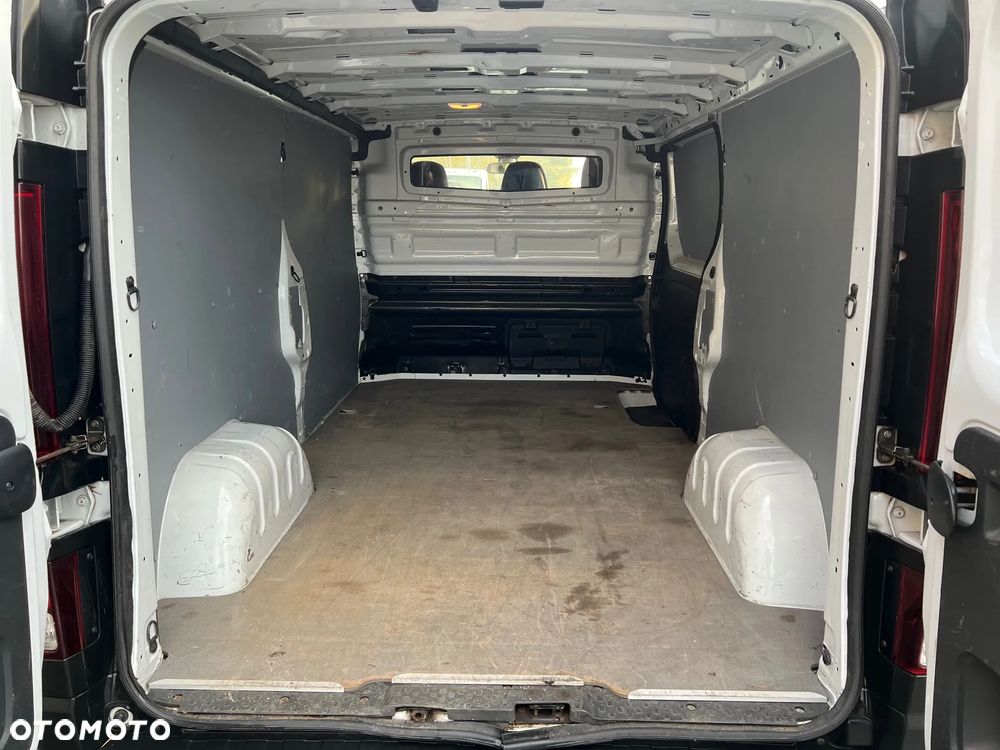 Opel Vivaro - 10