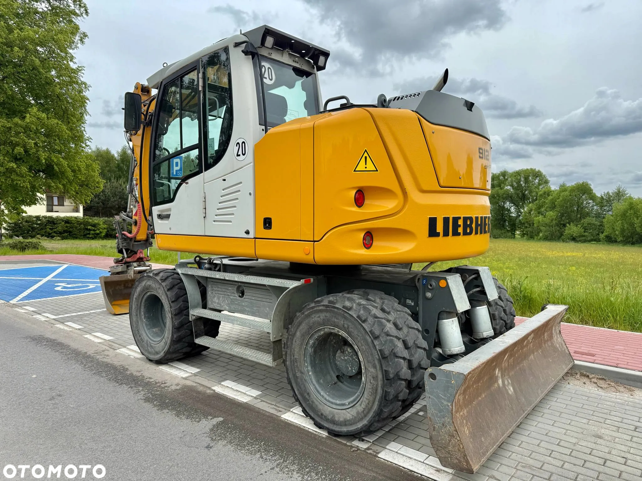 Liebherr A912 COMPACT *2017ROK, 3400 PRZEBIEGU, ROTOTILT ze szczypcami* - 8